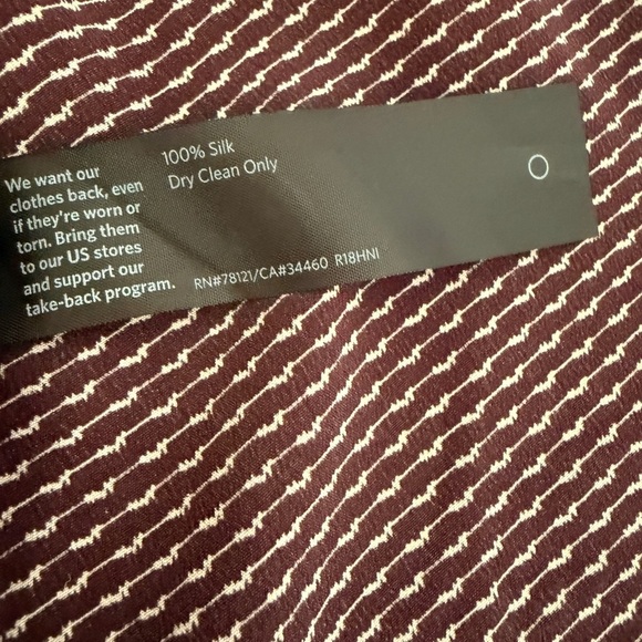 Eileen Fisher Silk Maroon Patterned Sleeveless Blouse - Petite 2/4 - Picture 6 of 9